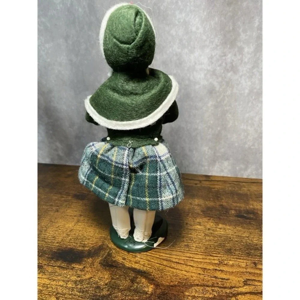 Vintage Byers Choice Carolers‎ Girl Doll Figurine With Bell Christmas 90s